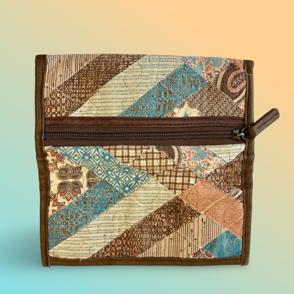 Donna Sharp Cotton Quilted Patchwork Snap Close 8… - image 5